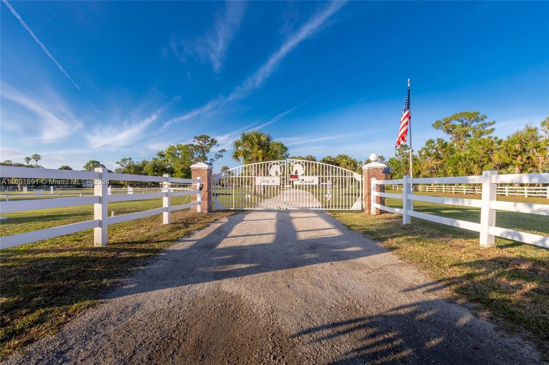 For Sale: $5,750,000 (5 beds, 3 baths, 3506 Square Feet)