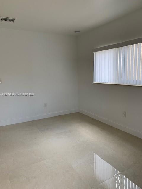 For Rent: $1,650 (1 beds, 1 baths, 610 Square Feet)