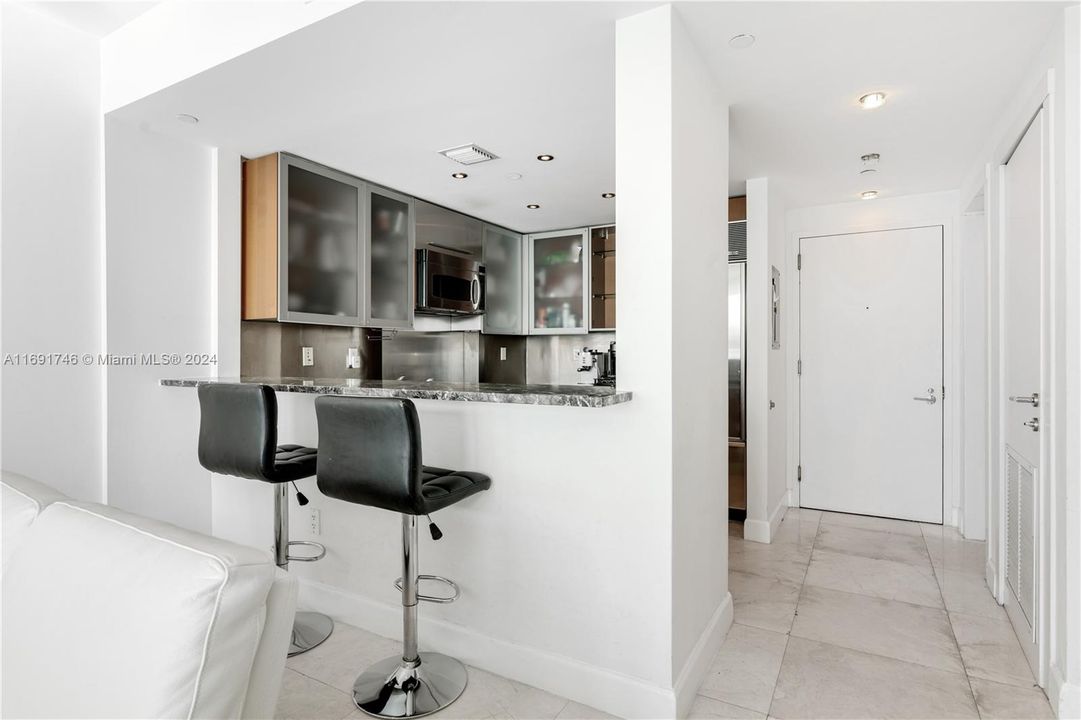 For Sale: $830,000 (1 beds, 1 baths, 776 Square Feet)