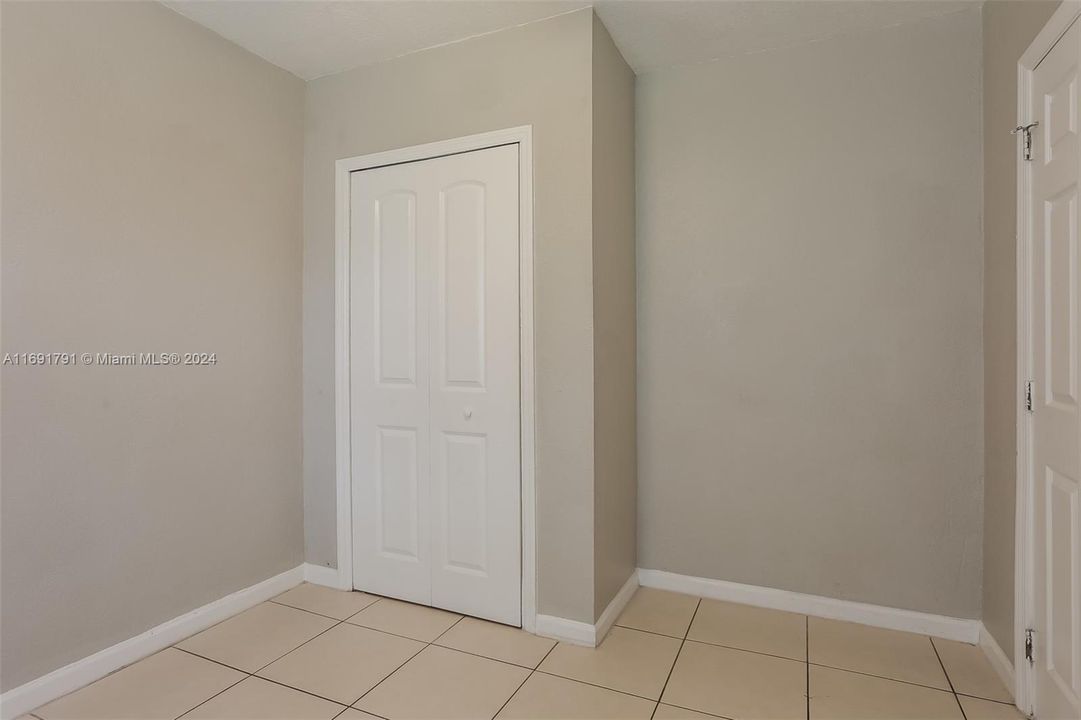 For Rent: $2,053 (3 beds, 1 baths, 1273 Square Feet)