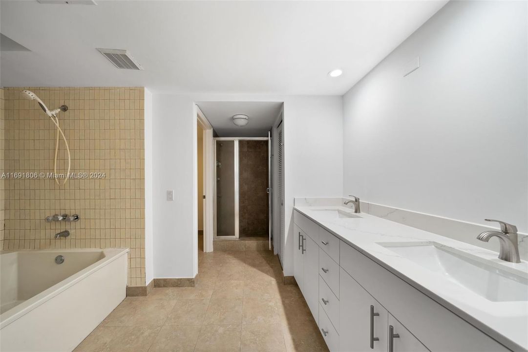 Active With Contract: $6,300 (3 beds, 2 baths, 1720 Square Feet)