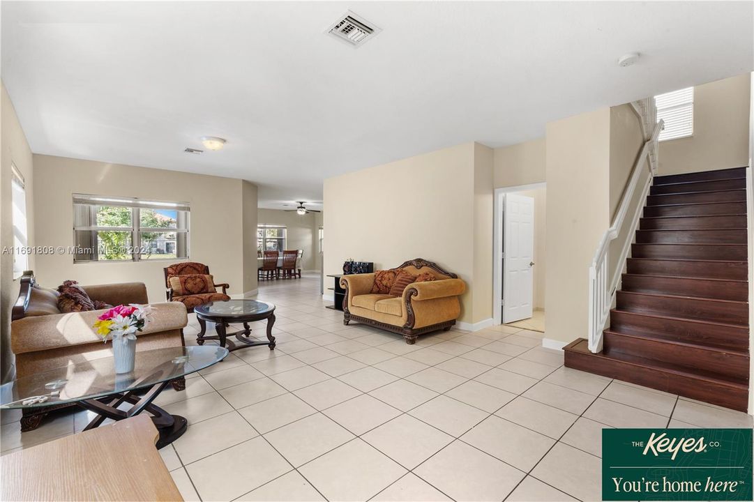 For Sale: $600,497 (5 beds, 2 baths, 2693 Square Feet)