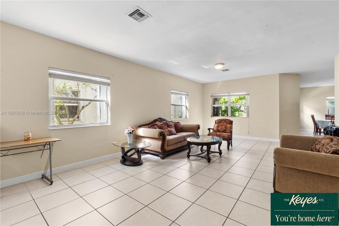 For Sale: $600,497 (5 beds, 2 baths, 2693 Square Feet)