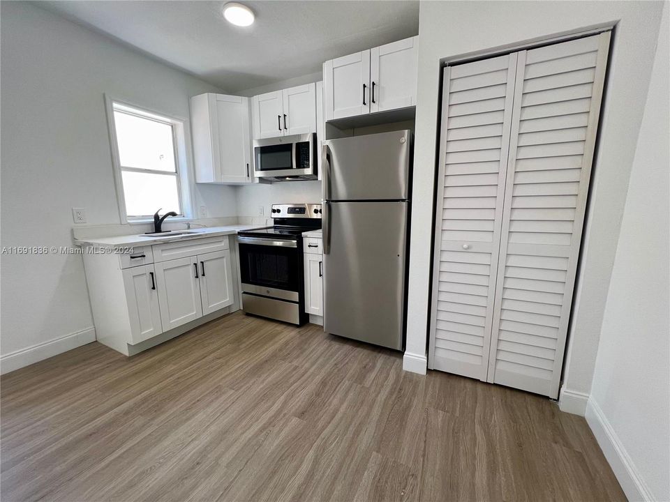 For Rent: $2,200 (1 beds, 1 baths, 600 Square Feet)