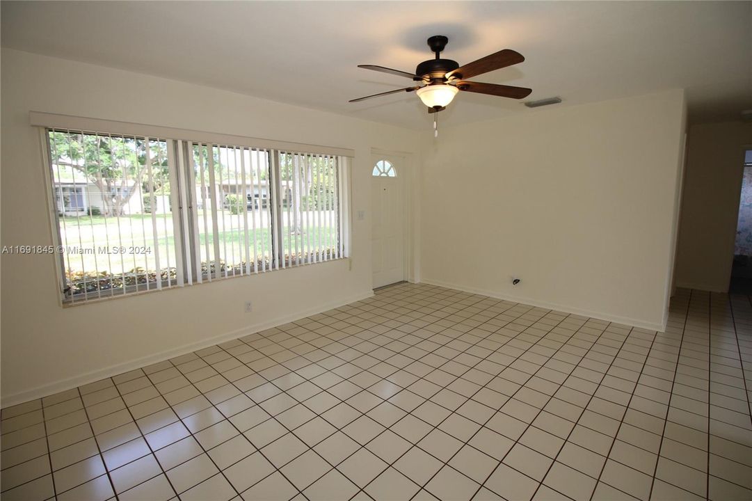 For Rent: $2,800 (2 beds, 2 baths, 1520 Square Feet)