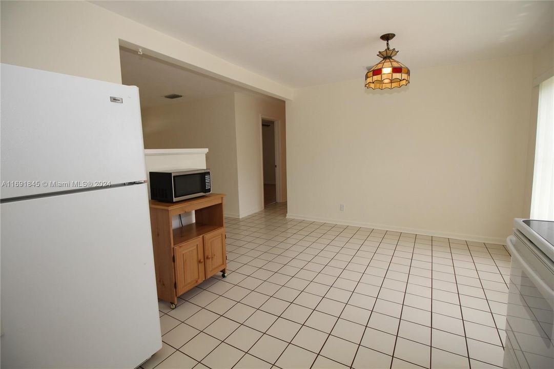 For Rent: $2,800 (2 beds, 2 baths, 1520 Square Feet)