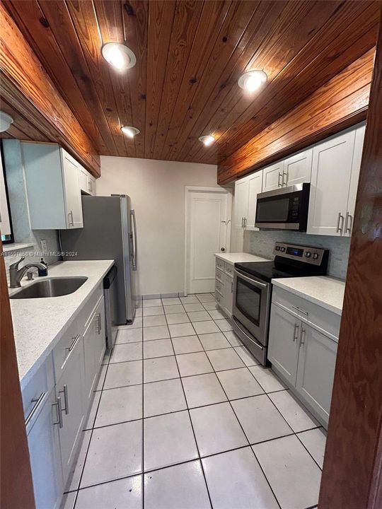 For Rent: $4,200 (4 beds, 2 baths, 2112 Square Feet)