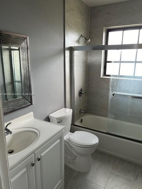 Active With Contract: $3,950 (4 beds, 2 baths, 2112 Square Feet)