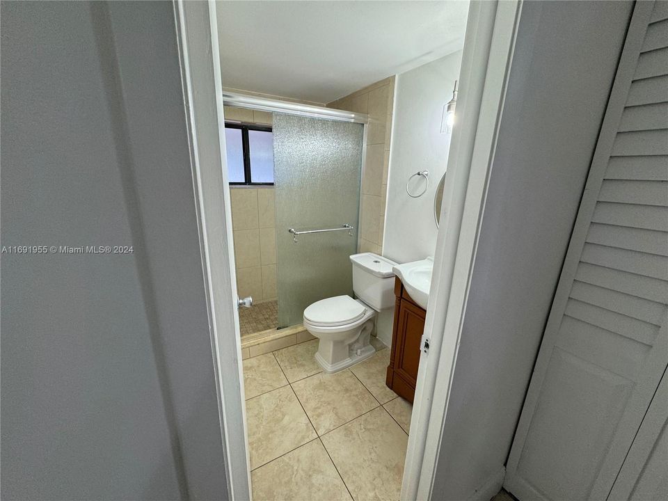 2nd bathroom