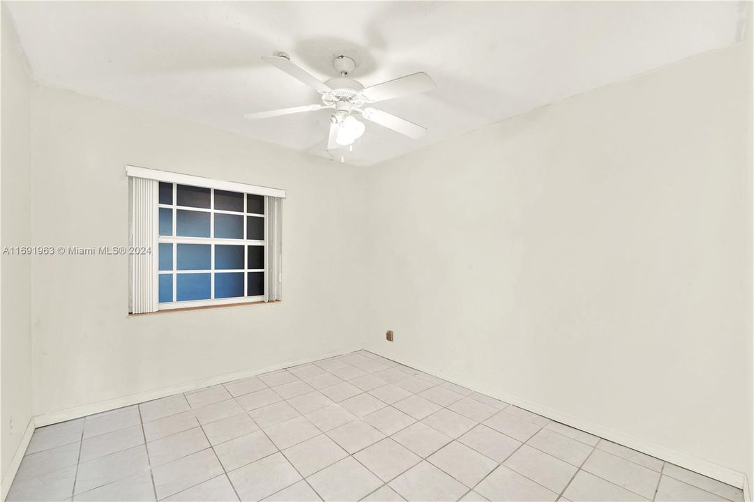 For Sale: $535,000 (3 beds, 2 baths, 1978 Square Feet)