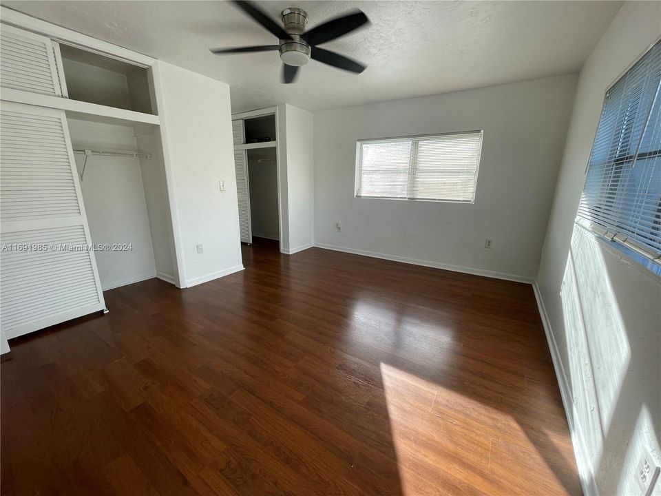 For Rent: $1,995 (1 beds, 1 baths, 1010 Square Feet)