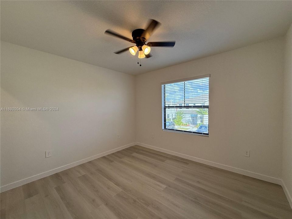 For Rent: $3,200 (3 beds, 3 baths, 1376 Square Feet)