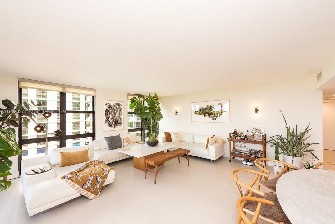 For Sale: $1,935,000 (2 beds, 2 baths, 1782 Square Feet)