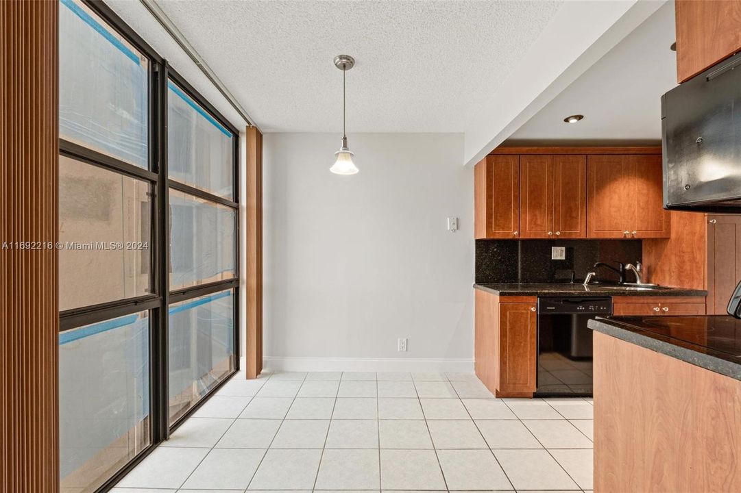 For Sale: $340,000 (2 beds, 2 baths, 1257 Square Feet)