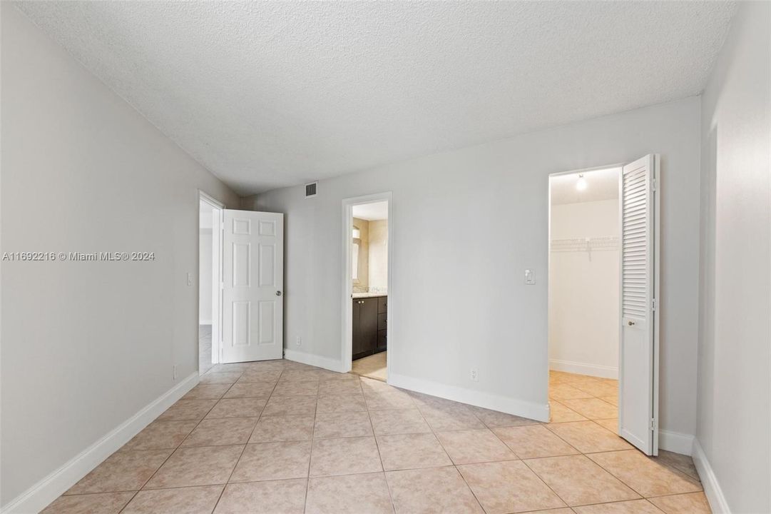 For Sale: $340,000 (2 beds, 2 baths, 1257 Square Feet)