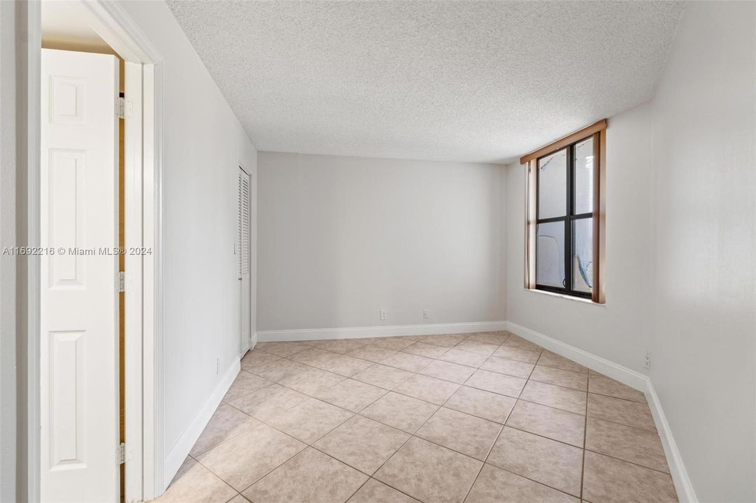 For Sale: $340,000 (2 beds, 2 baths, 1257 Square Feet)