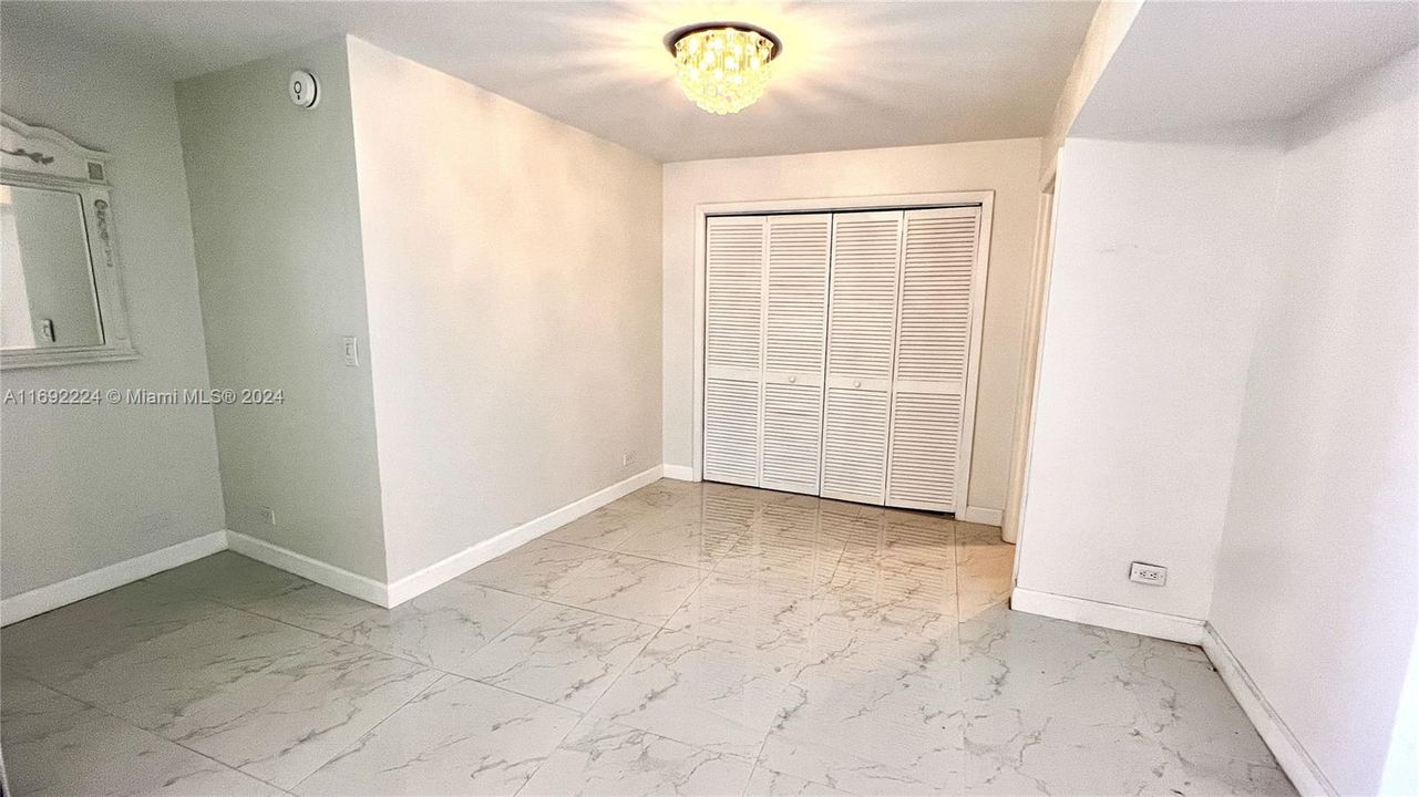 For Rent: $2,800 (1 beds, 1 baths, 825 Square Feet)