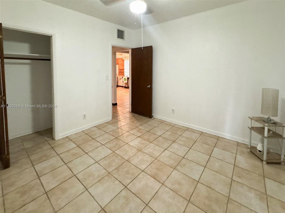 For Sale: $495,000 (2 beds, 1 baths, 1056 Square Feet)