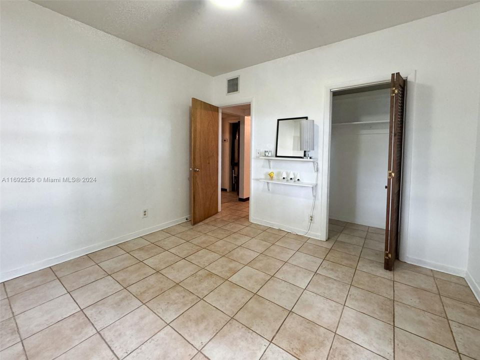 For Sale: $495,000 (2 beds, 1 baths, 1056 Square Feet)