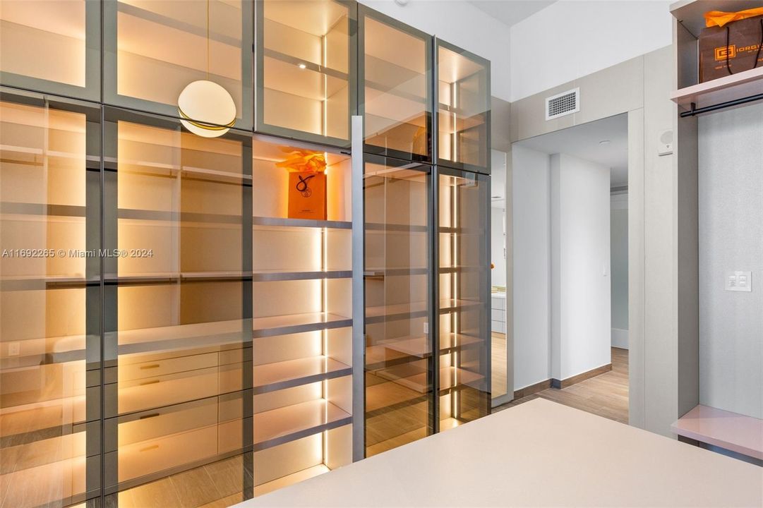 Custom Closet Systems