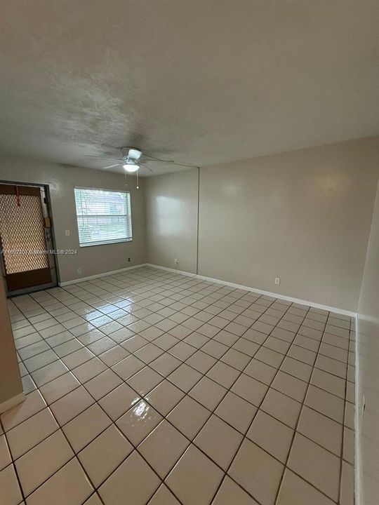 For Rent: $1,500 (1 beds, 1 baths, 620 Square Feet)