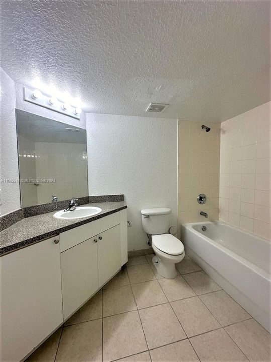 For Rent: $3,100 (3 beds, 2 baths, 1079 Square Feet)