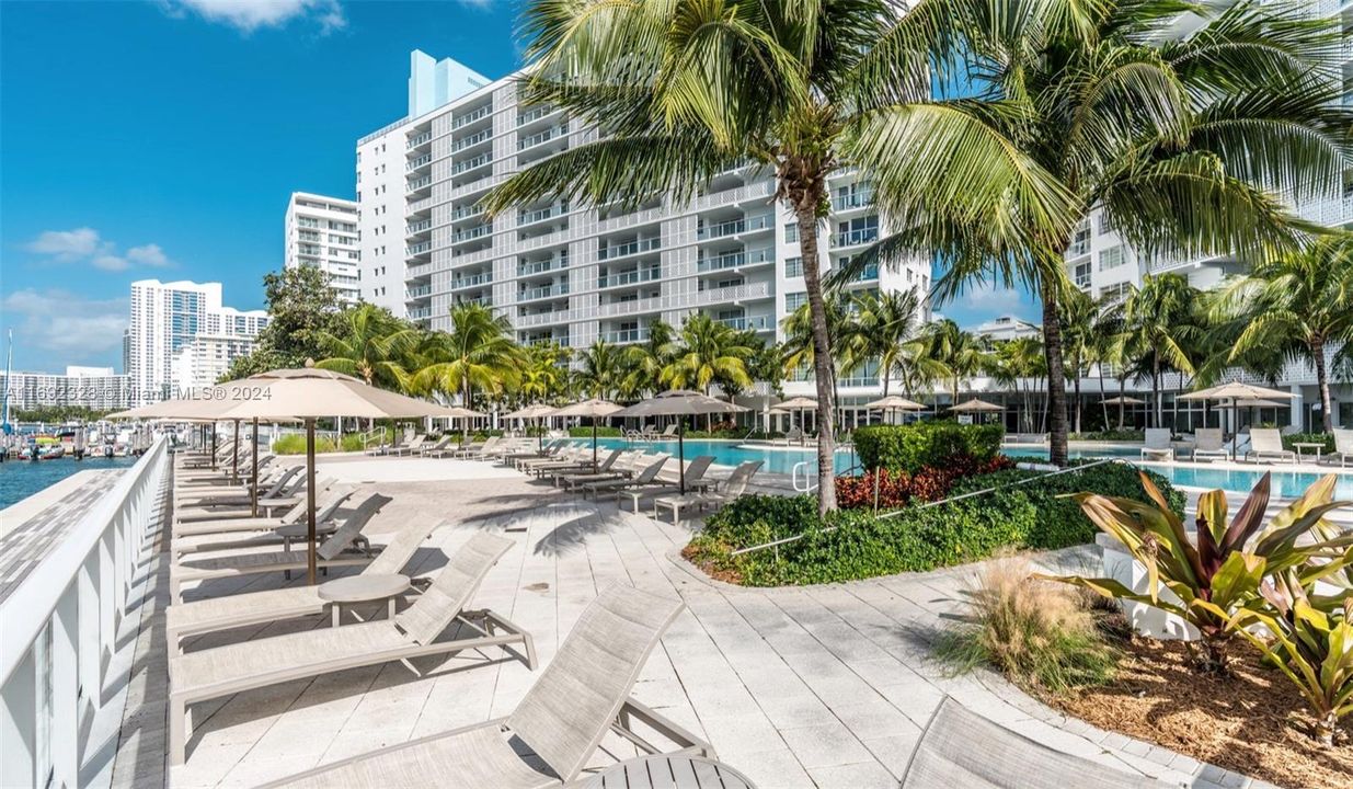 Active With Contract: $3,203 (1 beds, 1 baths, 576 Square Feet)