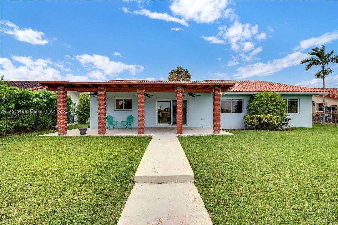 For Sale: $810,000 (4 beds, 2 baths, 2090 Square Feet)