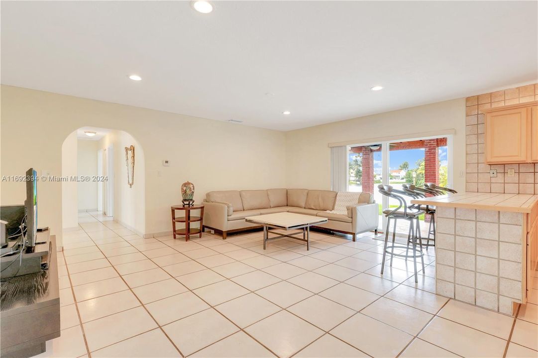 For Sale: $810,000 (4 beds, 2 baths, 2090 Square Feet)