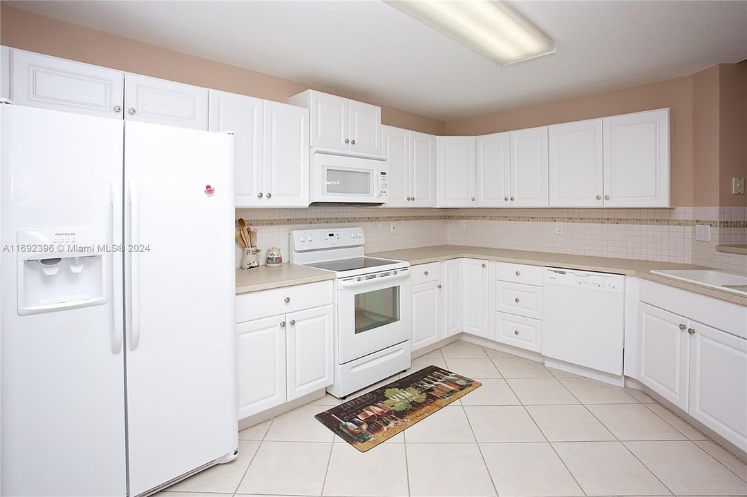 For Rent: $3,500 (2 beds, 2 baths, 1447 Square Feet)