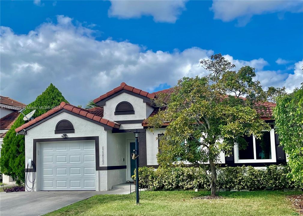 For Sale: $569,000 (3 beds, 2 baths, 1458 Square Feet)