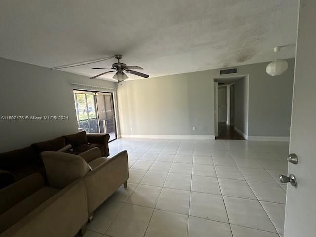 Active With Contract: $1,800 (2 beds, 2 baths, 0 Square Feet)