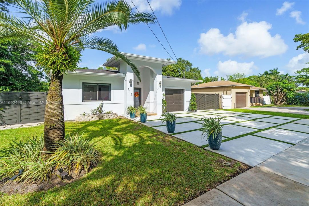 For Sale: $999,000 (3 beds, 3 baths, 2004 Square Feet)