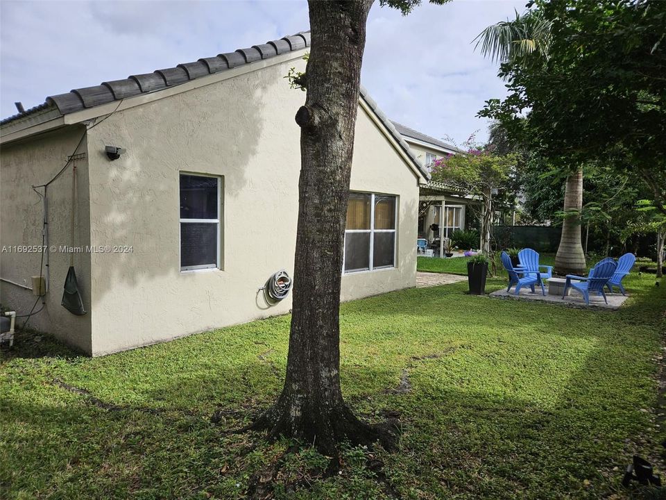 For Sale: $598,000 (3 beds, 2 baths, 1724 Square Feet)