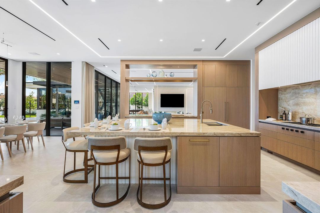 1520_Royal_Palm_Way_20
