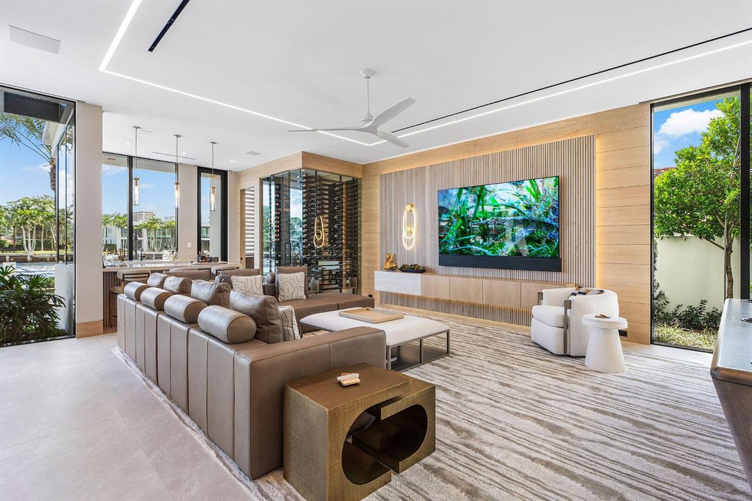 1520_Royal_Palm_Way_41