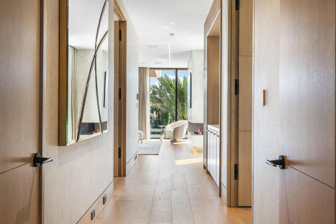 1520_Royal_Palm_Way_68