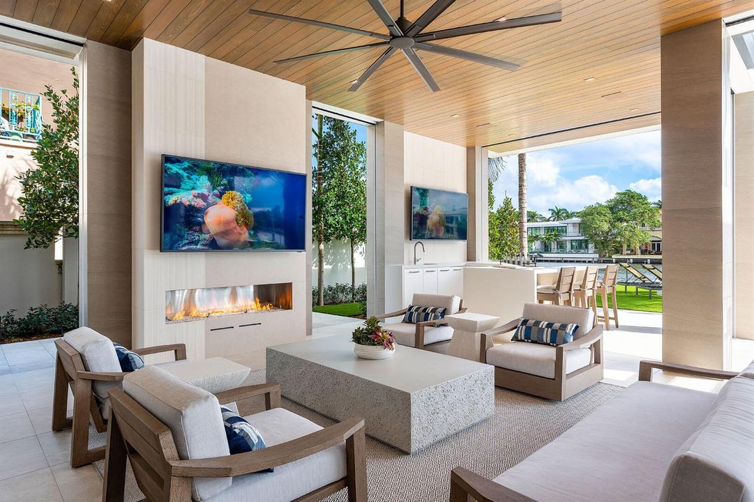1520_Royal_Palm_Way_24