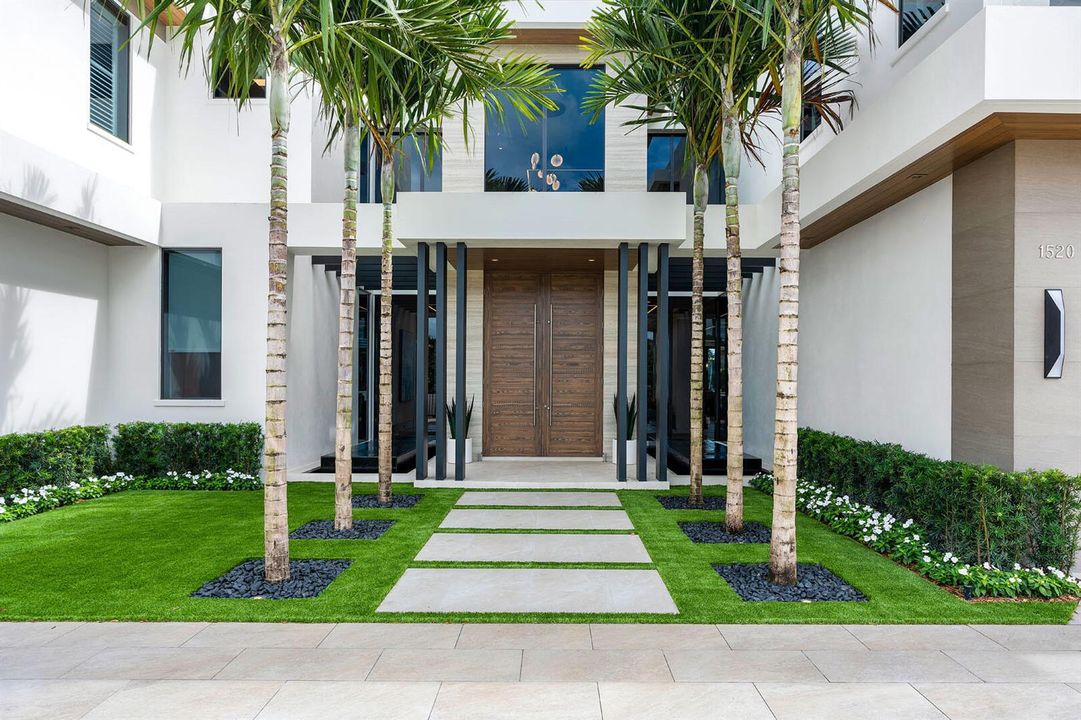 1520_Royal_Palm_Way_05
