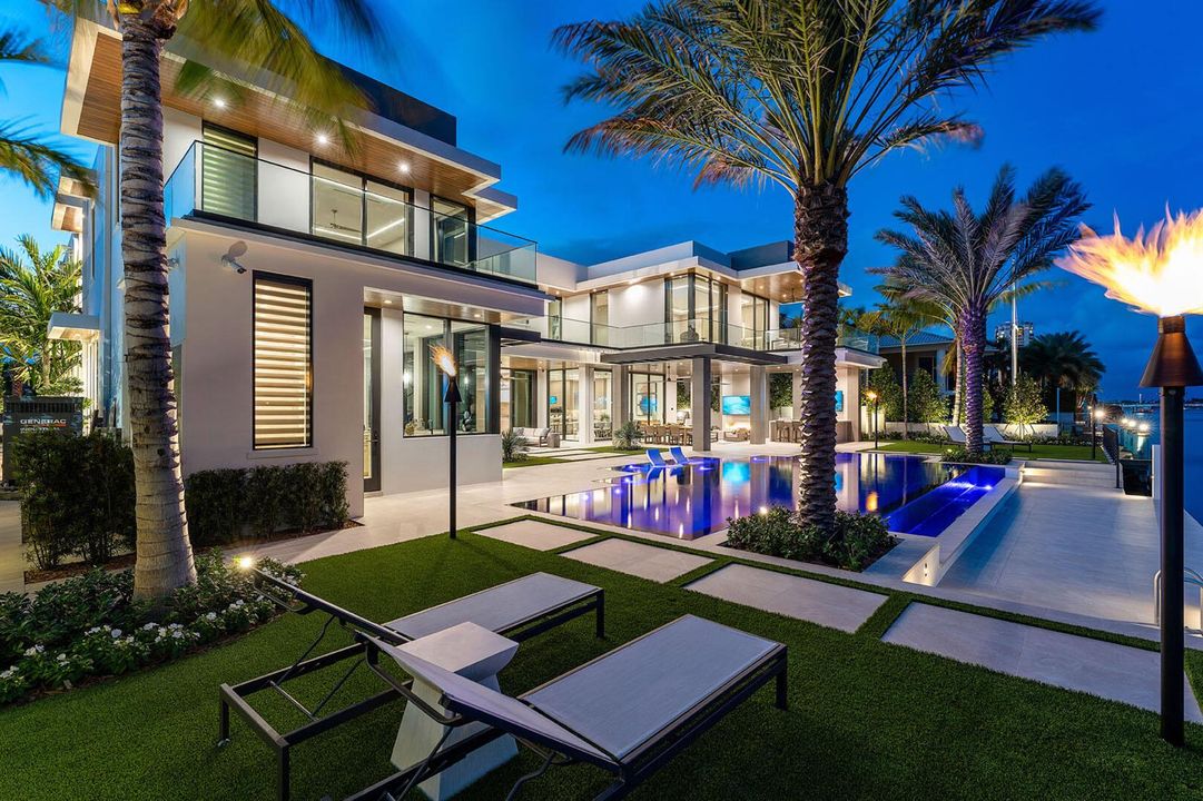 1520_Royal_Palm_Way_Dusk_14