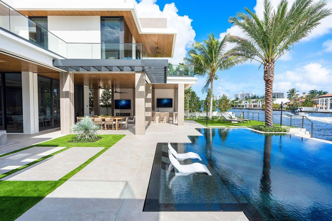 1520_Royal_Palm_Way_31
