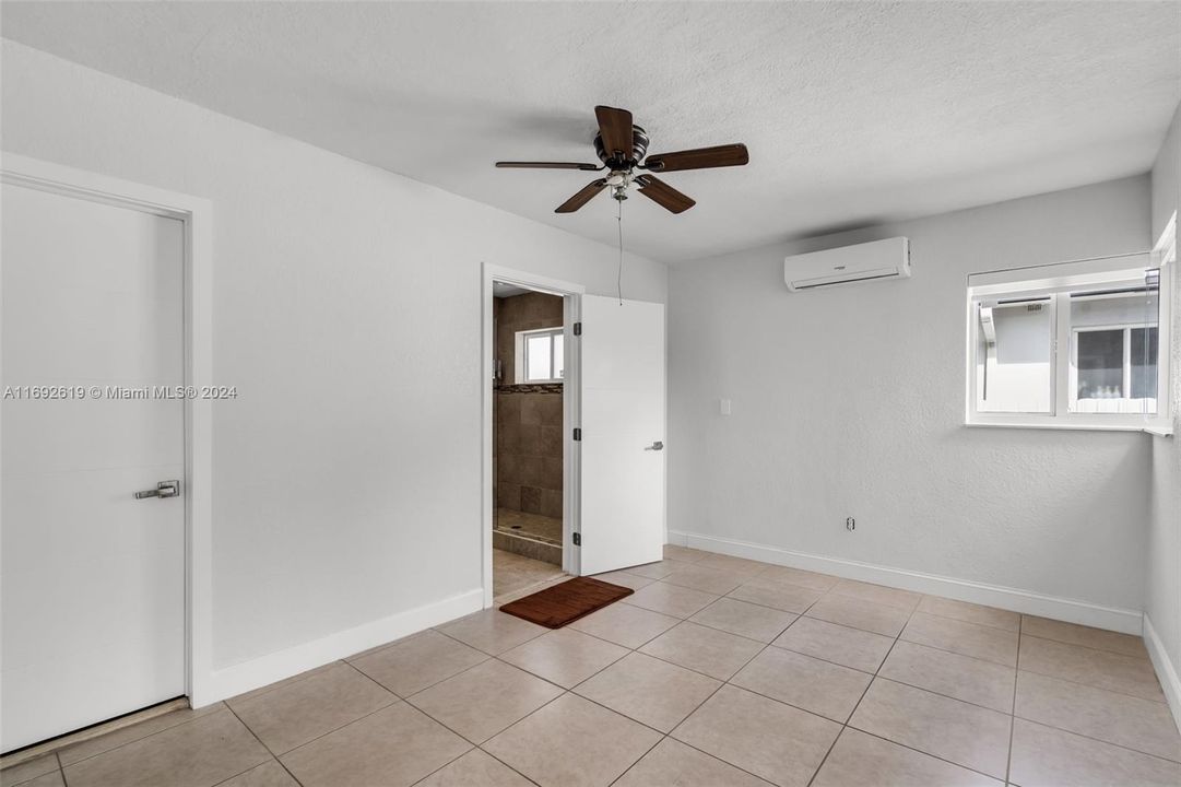 For Rent: $4,800 (3 beds, 2 baths, 1664 Square Feet)