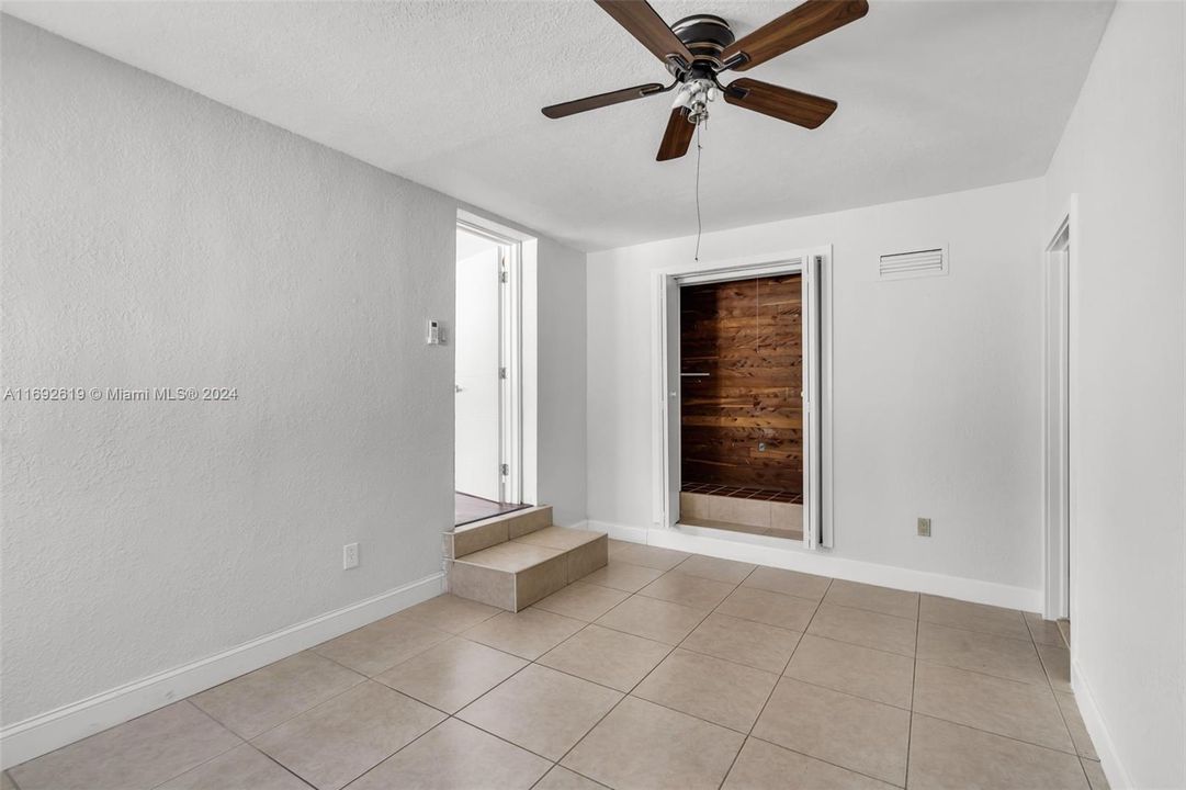 For Rent: $4,800 (3 beds, 2 baths, 1664 Square Feet)