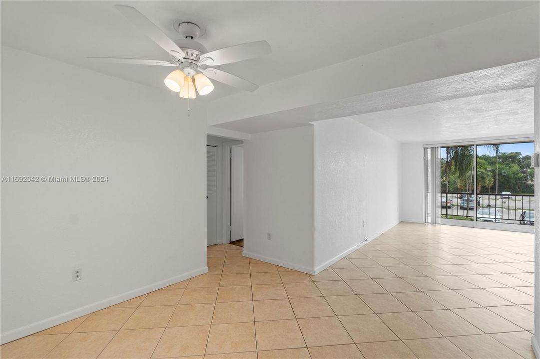 For Sale: $225,000 (2 beds, 2 baths, 1080 Square Feet)