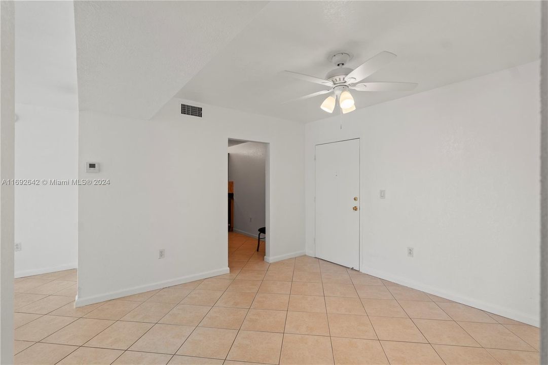 For Sale: $225,000 (2 beds, 2 baths, 1080 Square Feet)