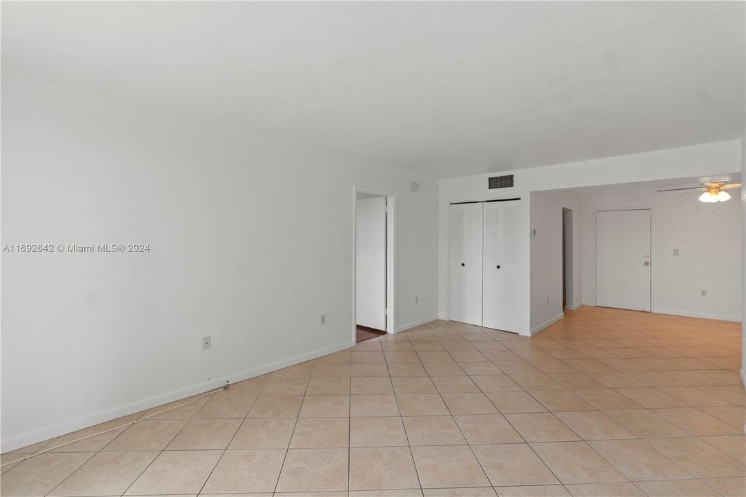 For Sale: $225,000 (2 beds, 2 baths, 1080 Square Feet)