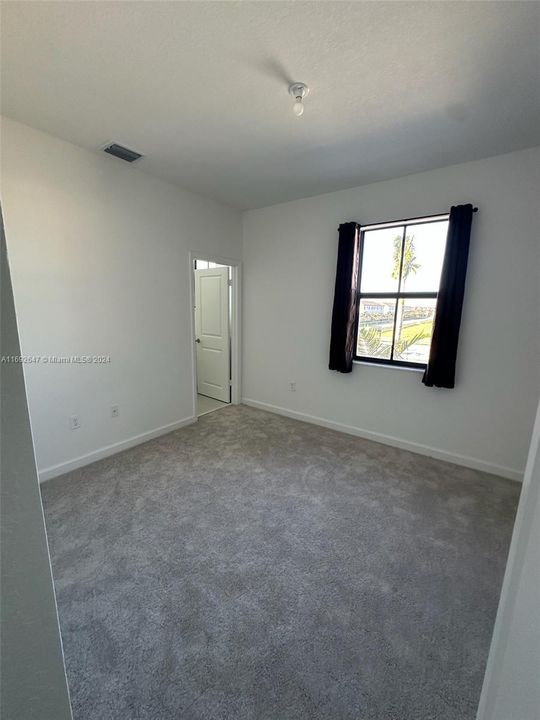 Active With Contract: $2,600 (3 beds, 3 baths, 1334 Square Feet)