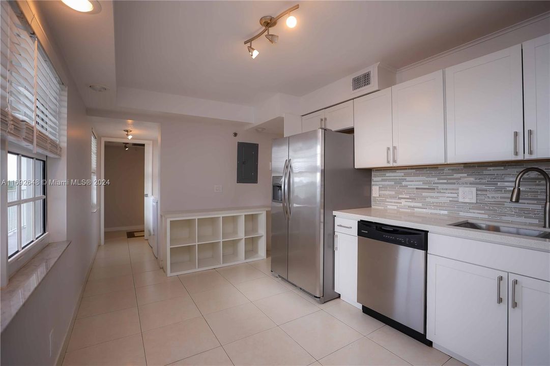 For Sale: $325,900 (3 beds, 2 baths, 1620 Square Feet)