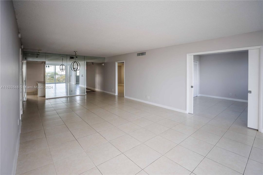 For Sale: $325,900 (3 beds, 2 baths, 1620 Square Feet)