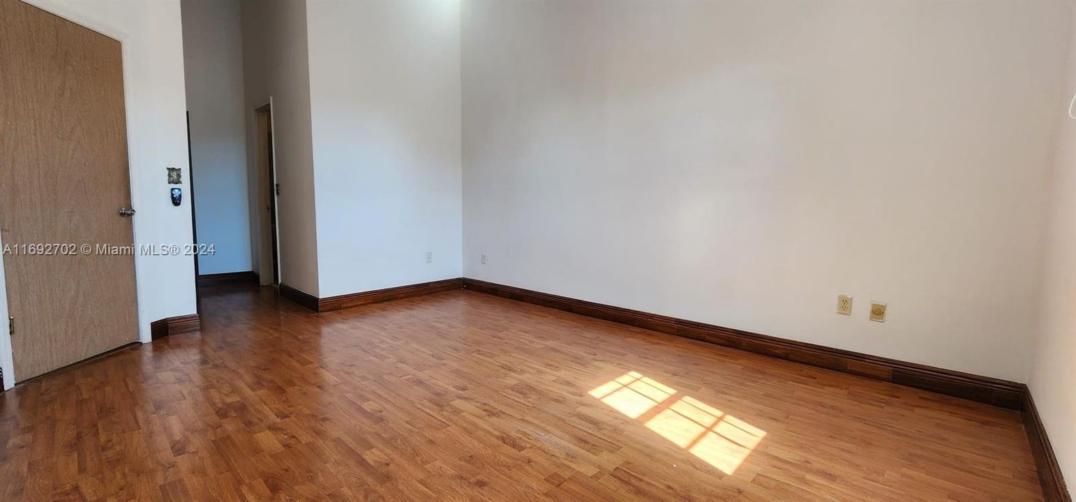 En Renta: $2,750 (3 camas, 2 baños, 1731 Pies cuadrados)